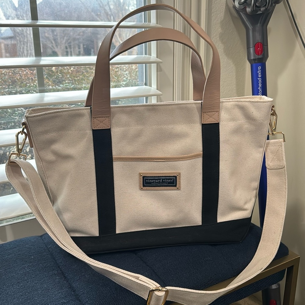 Vineyard Vines Cream and Black Laptop Bag